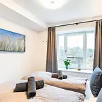 Prora - Ferienwohnung mit Balkon, Meerblick und E-Ladestation - Meerzeit