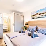 Apartment Prora - Ferienwohnung mit Balkon, Meerblick und E-Ladestation - Meerzeit